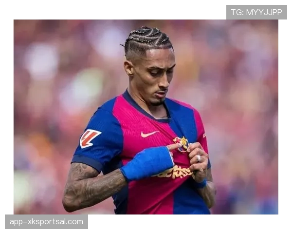 拉菲尼亚今天酒局迟到，队友都忍不了笑场了吧？