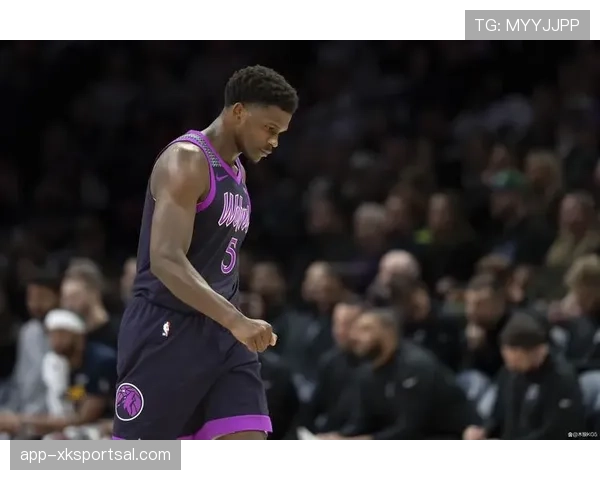 亚历山大通过高效突破拉开局面，助力球队关键时刻得分提升